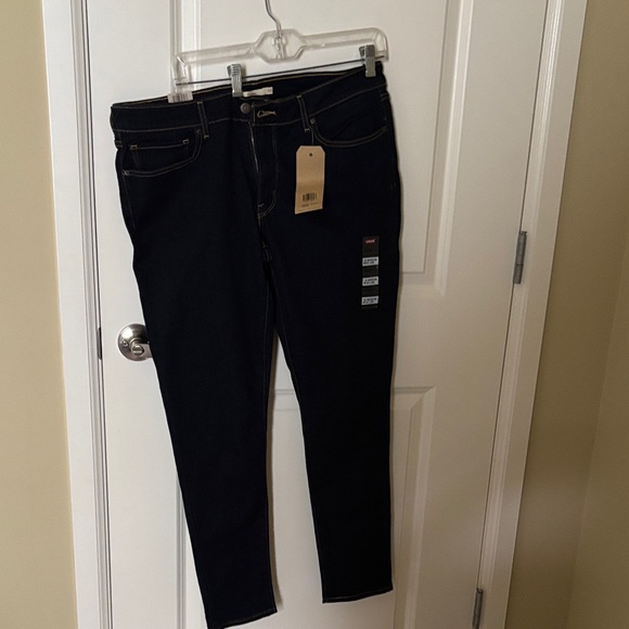 Levi’s  Women's Dark Blue Skinny Jeans - Picture 1 of 4